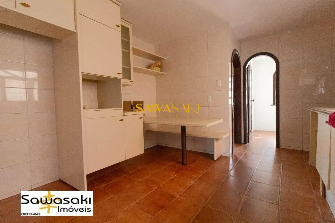 House with 8 bedrooms, 4 en-suites and private garden — photo 19