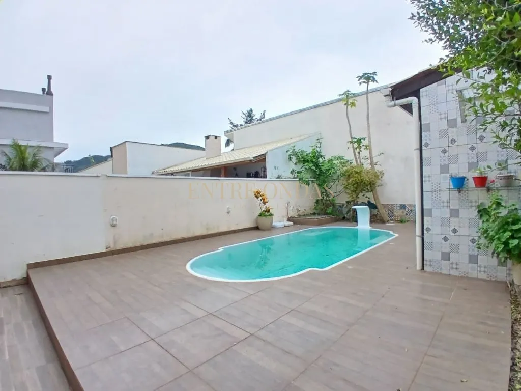 Private pool in a 3-bedroom house, 129 m² — photo 41