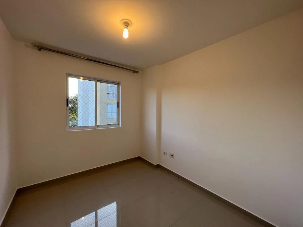 Balcony with a grill in a 3-bedroom apartment, 82 m² — photo 19