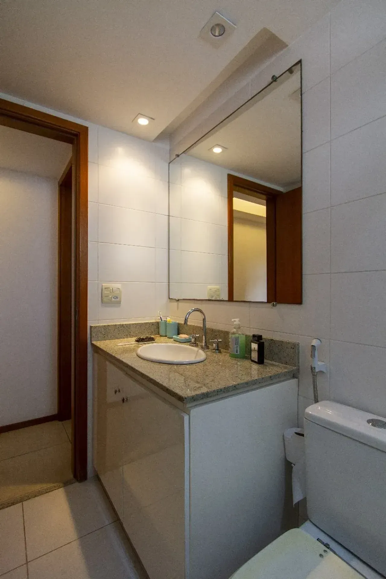 Furnished 100 m² apartment with a bedroom en-suite — photo 26