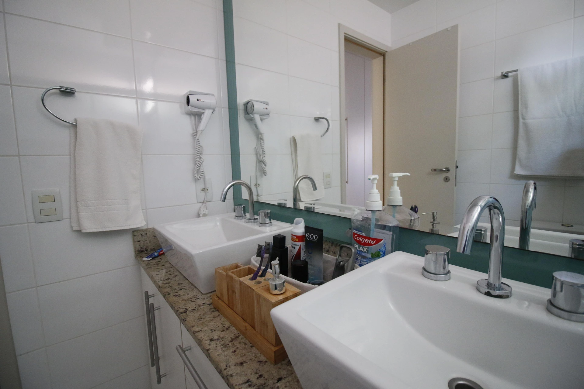 Furnished house, 230 m², with a glass-enclosed balcony — photo 33