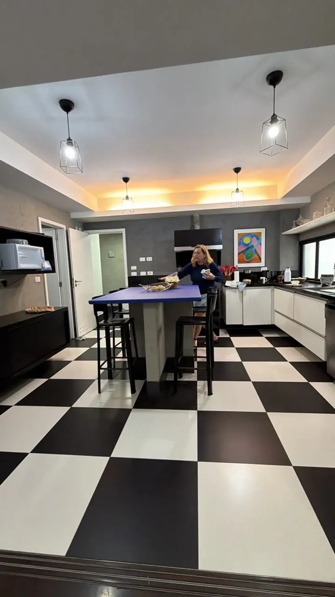 Furnished apartment with 4 bedrooms and open-plan kitchen — photo 16