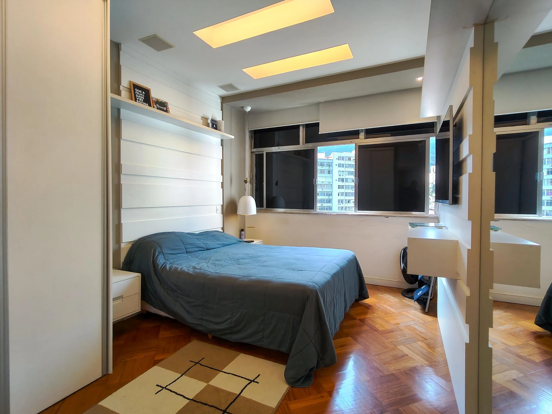 2-bedroom apartment with a mountain view in Rio de Janeiro — photo 3