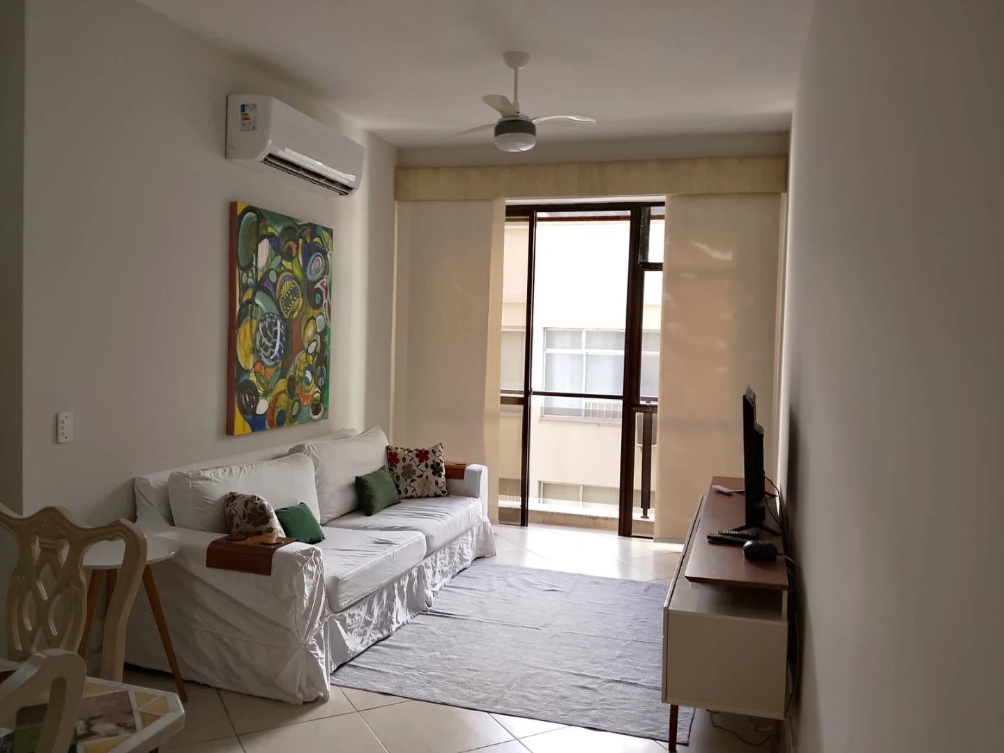 Furnished 3-bedroom apartment with balcony — photo 10