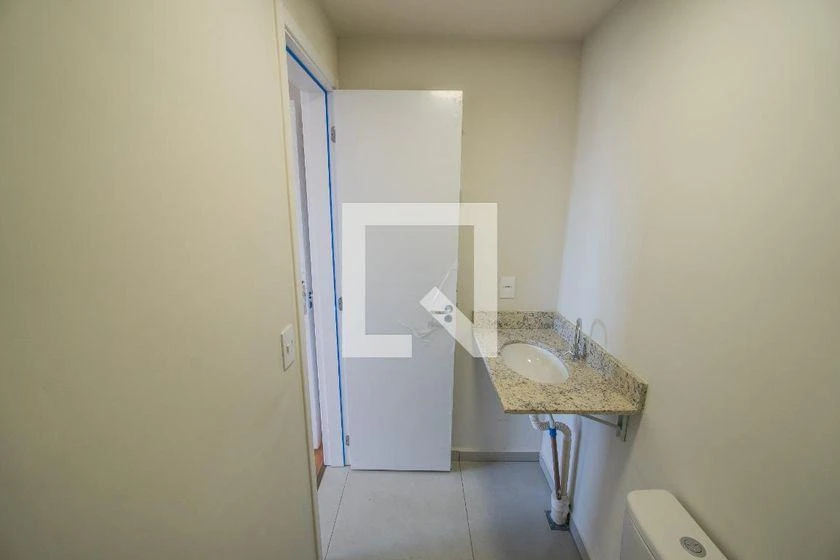 2-bedroom apartment in a building with a gym — photo 26