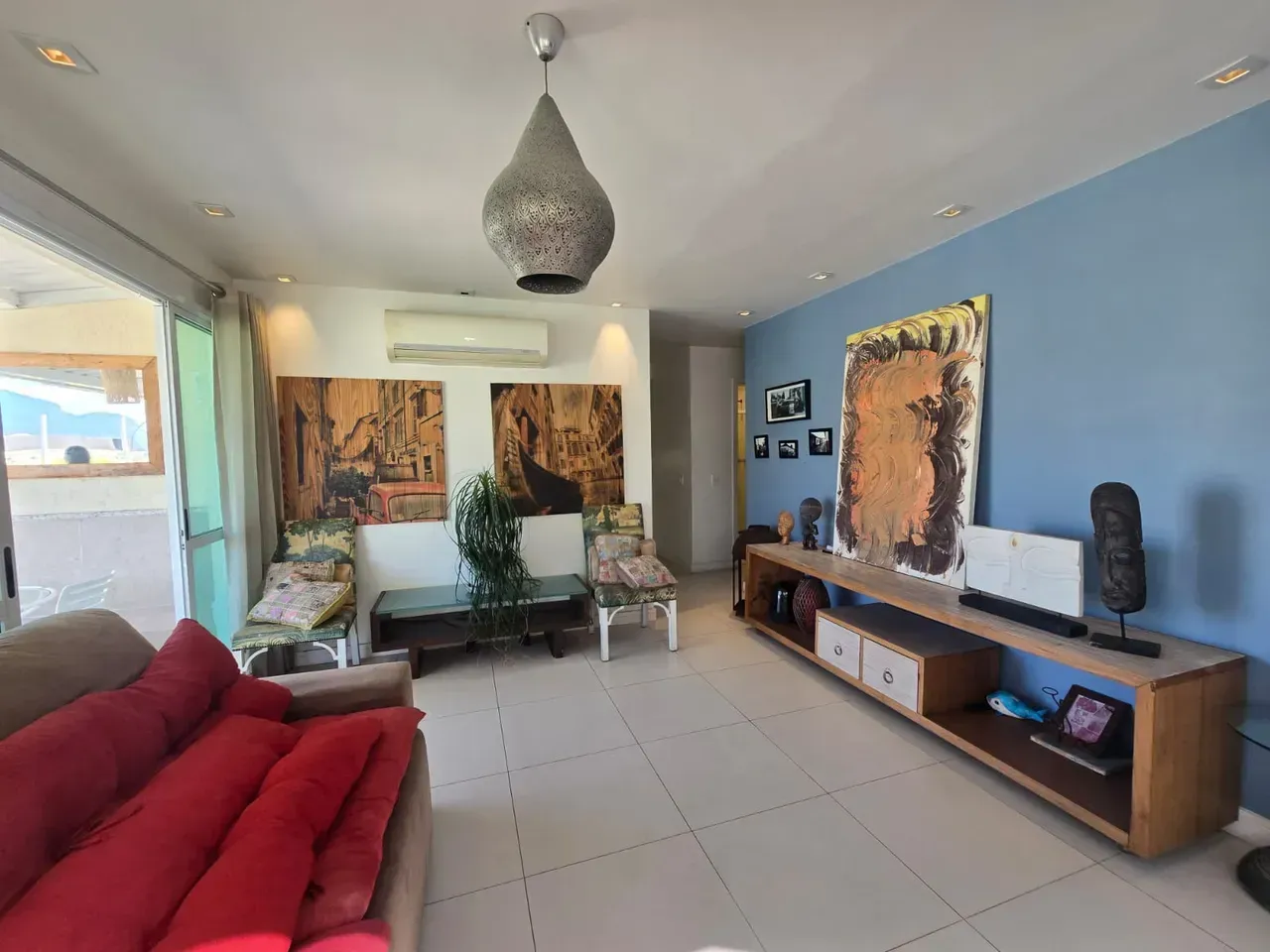 Furnished apartment with open-plan kitchen and terrace — photo 3
