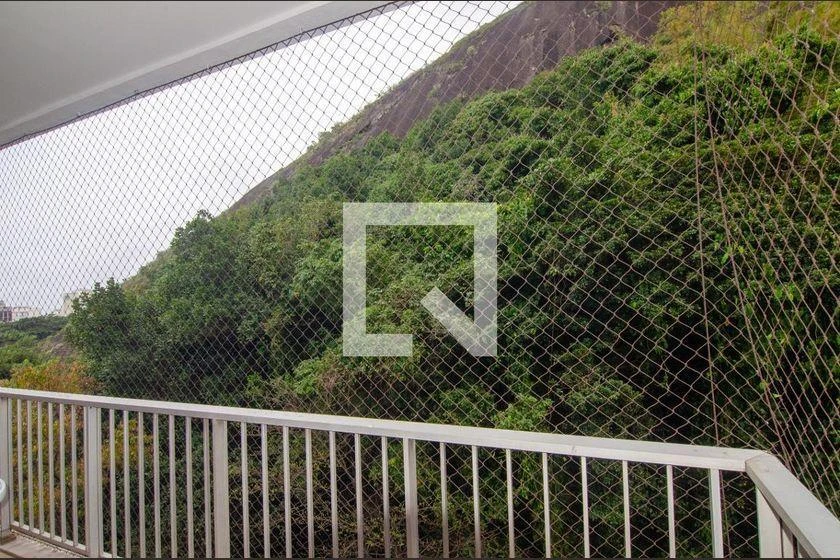 3-bedroom apartment with a walk-in closet in Rio de Janeiro — photo 25