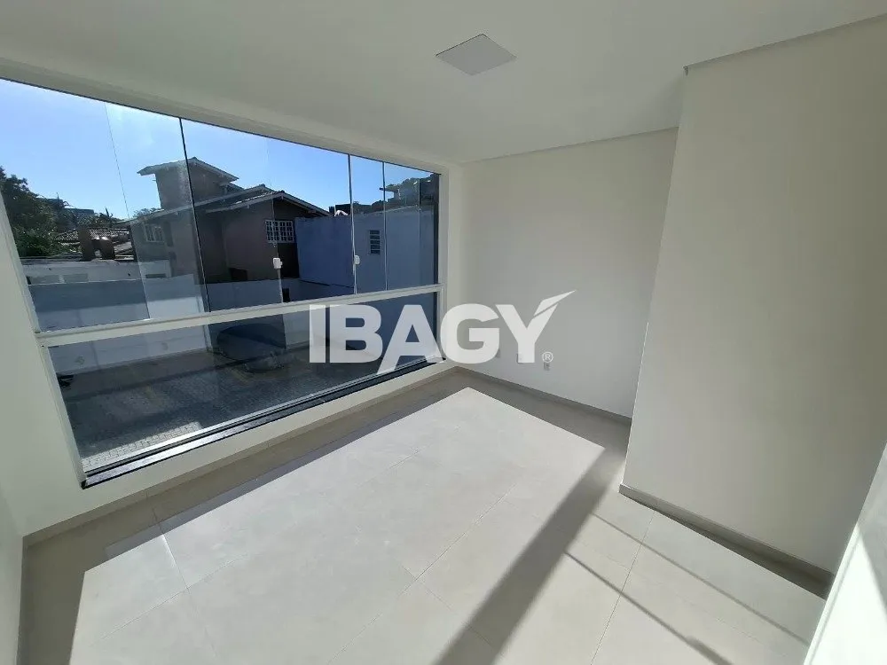 2-bedroom house with a washing machine — photo 6