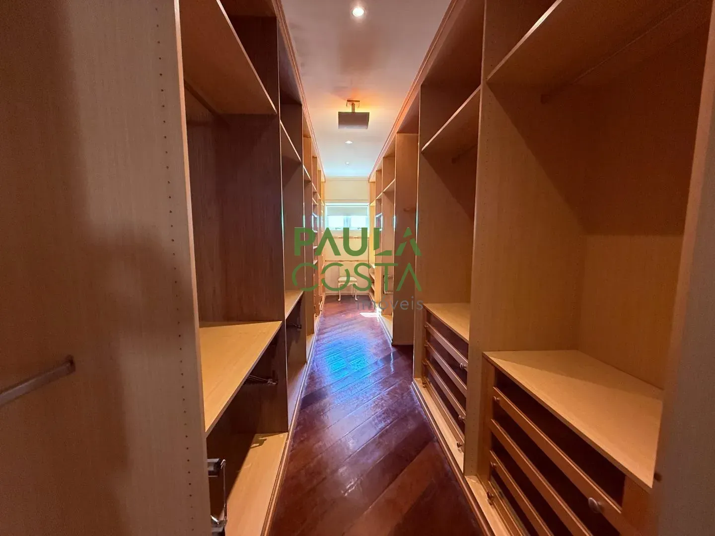 Casa mobiliada com 5 quartos e 5 vagas, 984 m² — photo 28