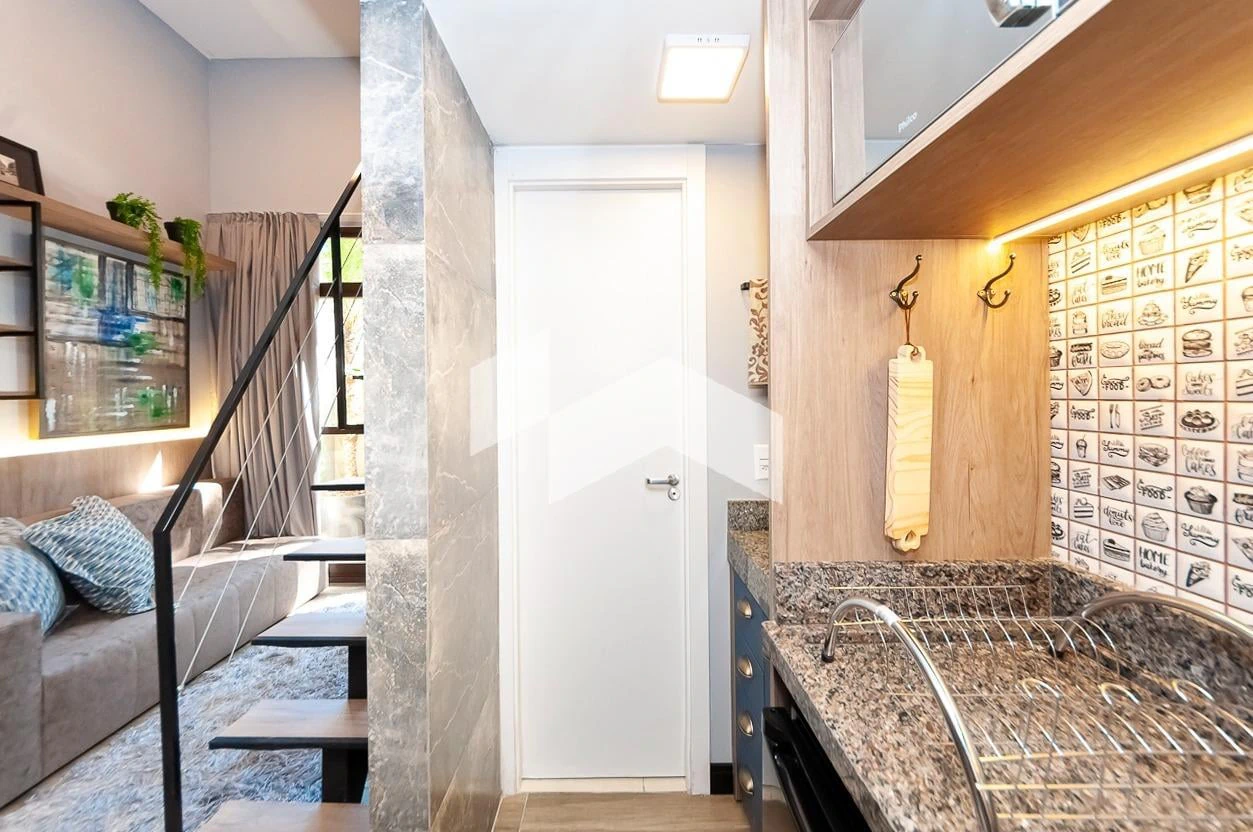 Furnished studio, 21 m², with wood or laminate floors — photo 10