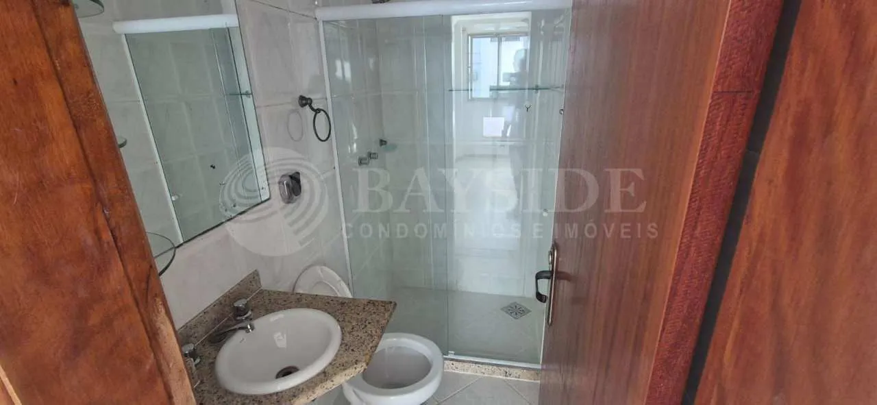 2-bedroom apartment with balcony and laundry area — photo 10