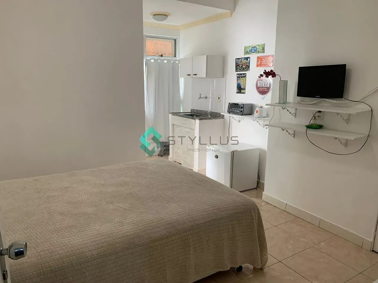 Estudio en alquiler con 1 dormitorio y cocina compacta