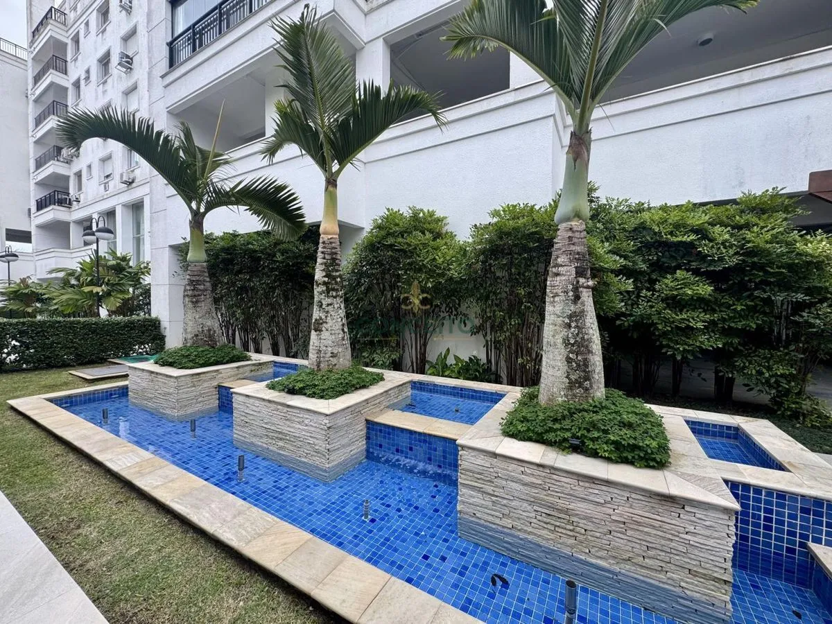 Unfurnished 154 m² apartment with a private garden — photo 40