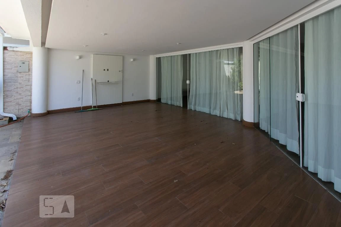 Unfurnished house with 5 en-suite bedrooms and private garden — photo 43