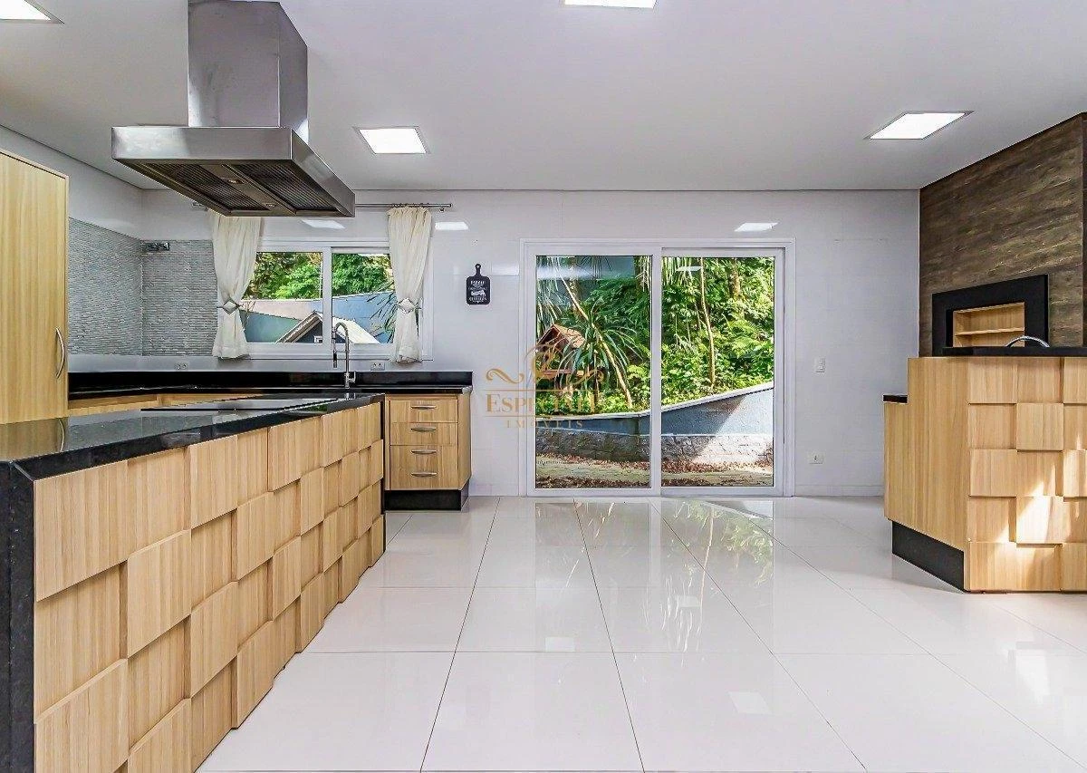 Ванна и 3 спальни: дом 295 м² — photo 26