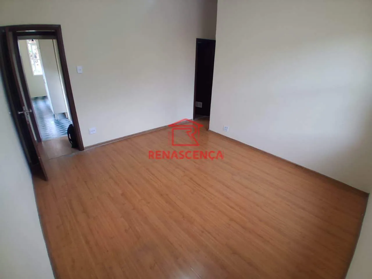 House, 200 m², with wood or laminate floors — photo 12