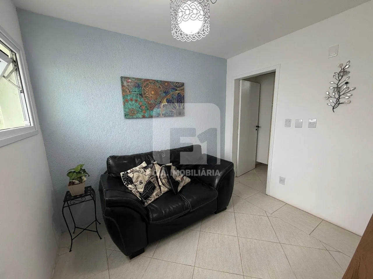 90 m² apartment with 2 en-suite bedrooms and access