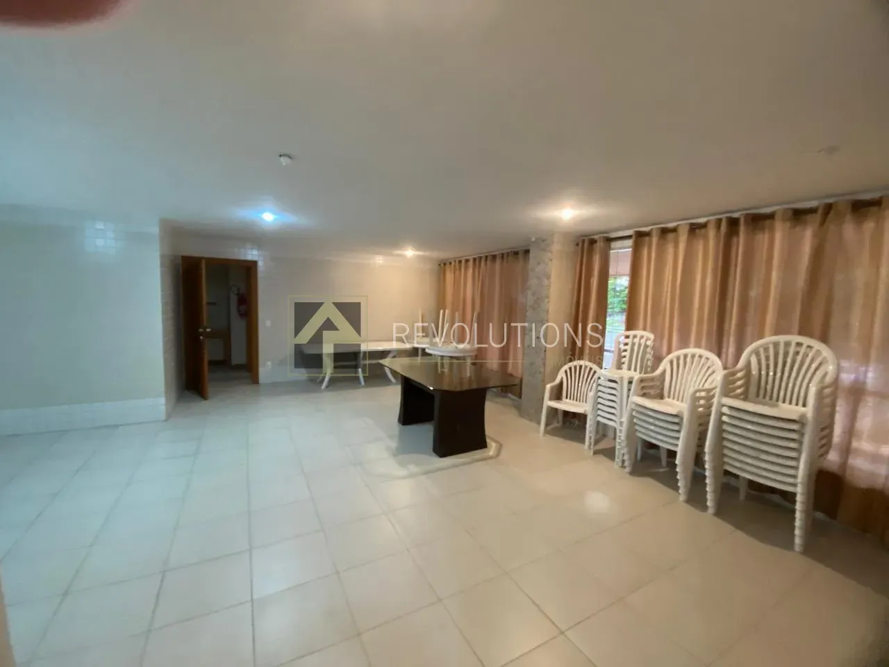 Apartamento de 3 quartos com 5 banheiros e cozinha fechada — photo 34