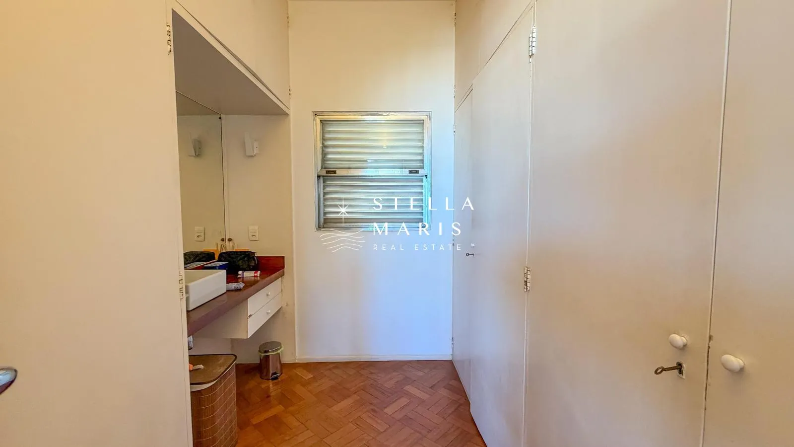 Furnished apartment, 398 m², with floor-to-ceiling windows — photo 34