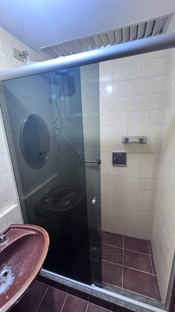 2-bedroom apartment in a building with a gym — photo 17