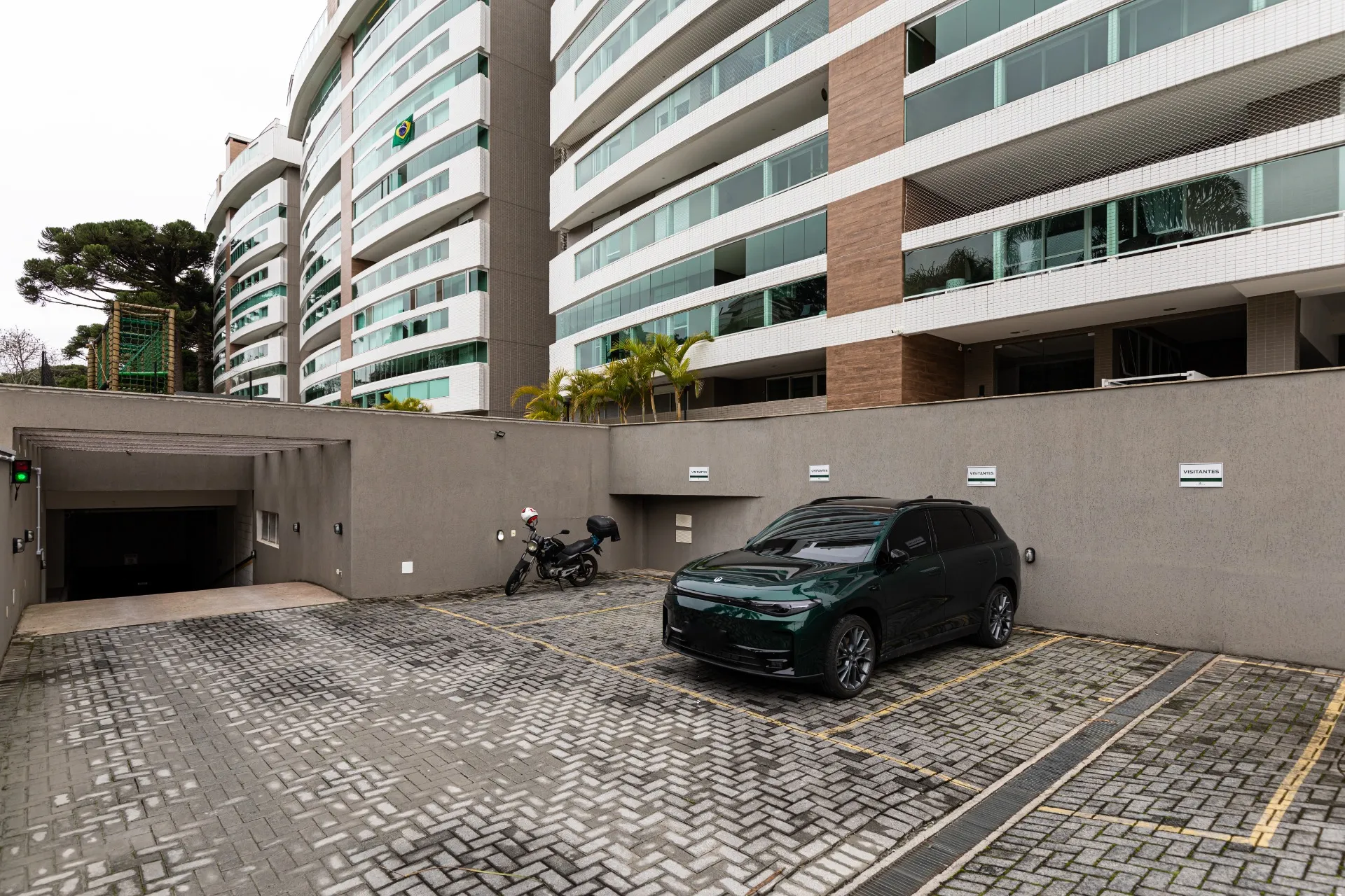 Apartment 432 m² with 3 bedrooms and an open-plan kitchen — photo 48