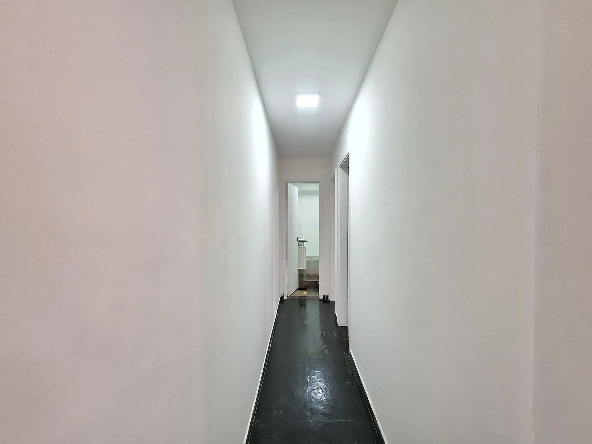 Apartamento de 75 m² com jacuzzi e varanda envidraçada — photo 30