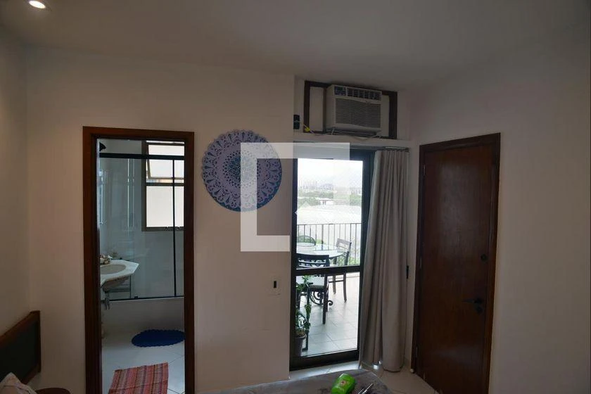 Furnished apartment with balcony and 2 en-suite bedrooms — photo 31