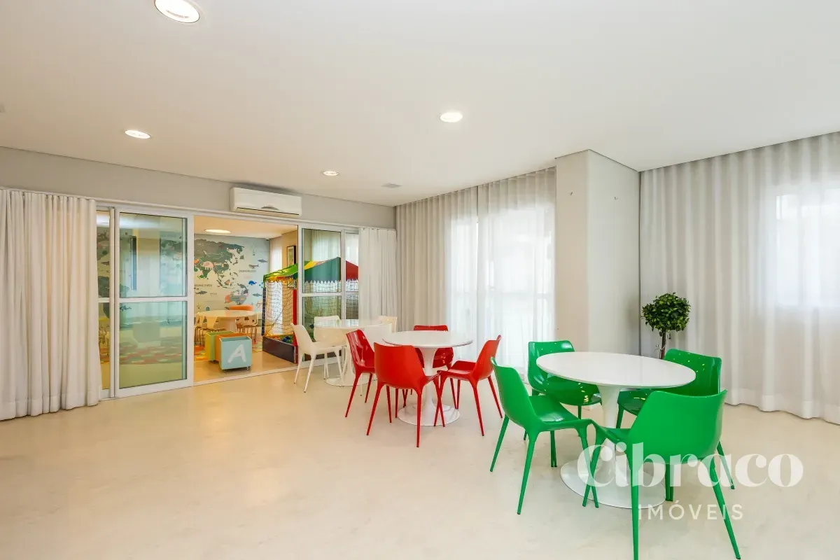 Balcony with a grill in a 2-bedroom apartment, 71 m² — photo 67