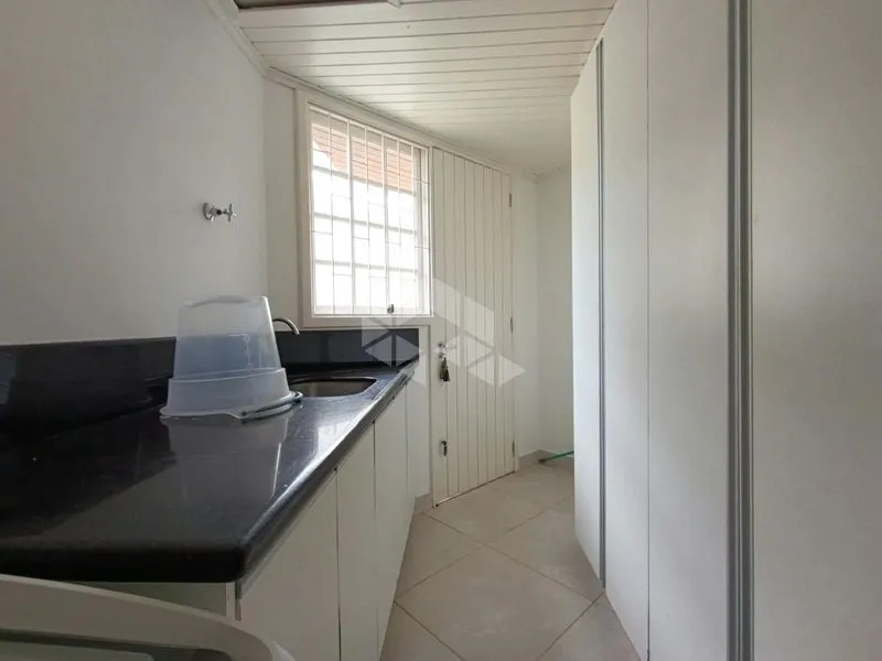 Furnished house, 222 m², with a bathtub — photo 12