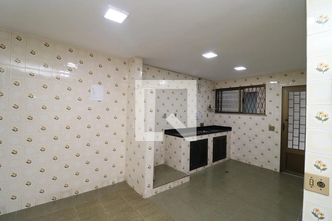 4-bedroom house, 200 m² — photo 25