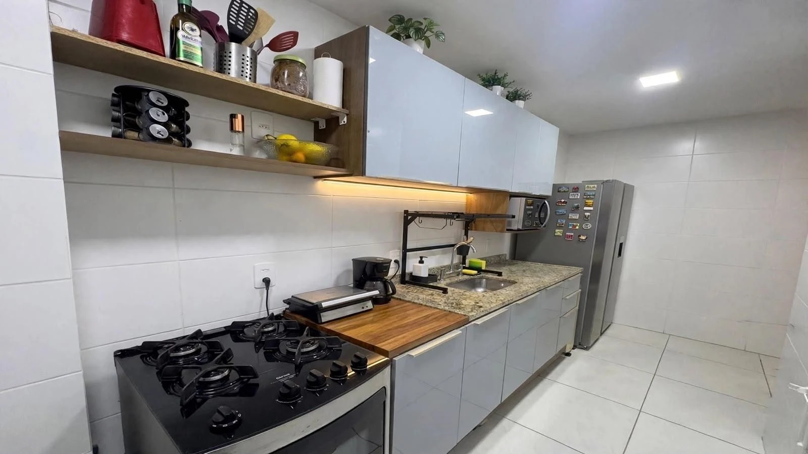 Apartamento mobiliado com varanda e 3 quartos — photo 8