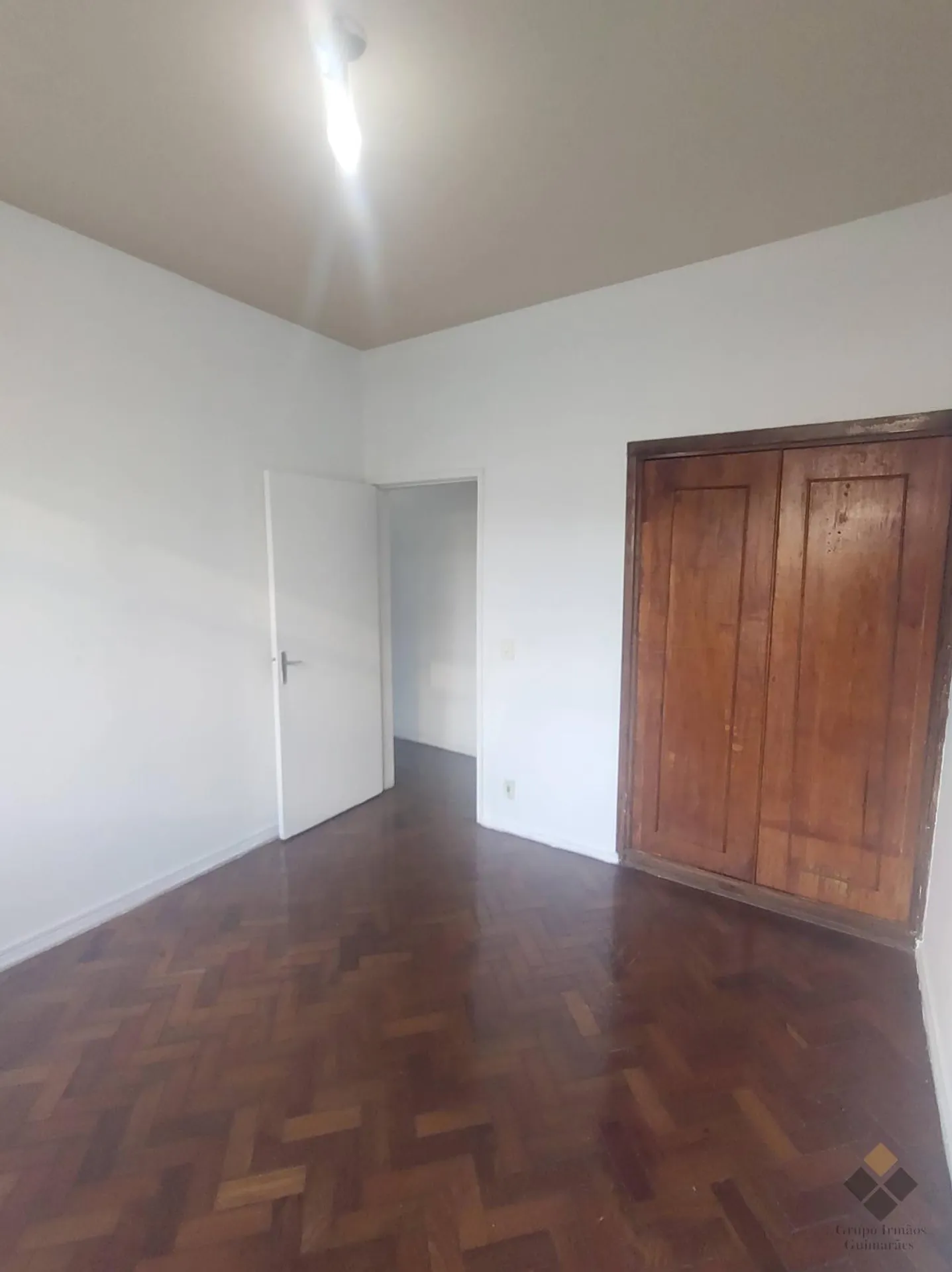 Apartment on the 4th floor with wood or laminate floors — photo 14