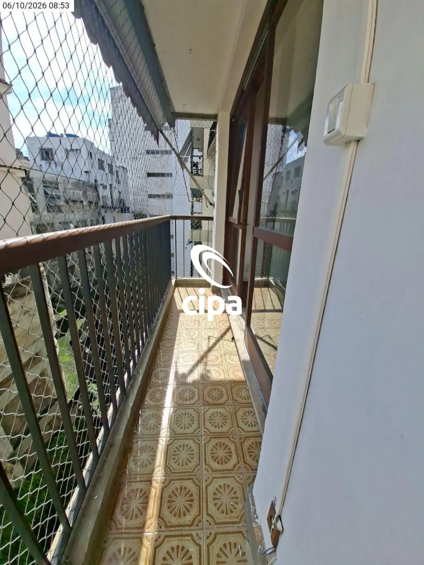 Glass-enclosed balcony in a 2-bedroom apartment, 83 m² — photo 12