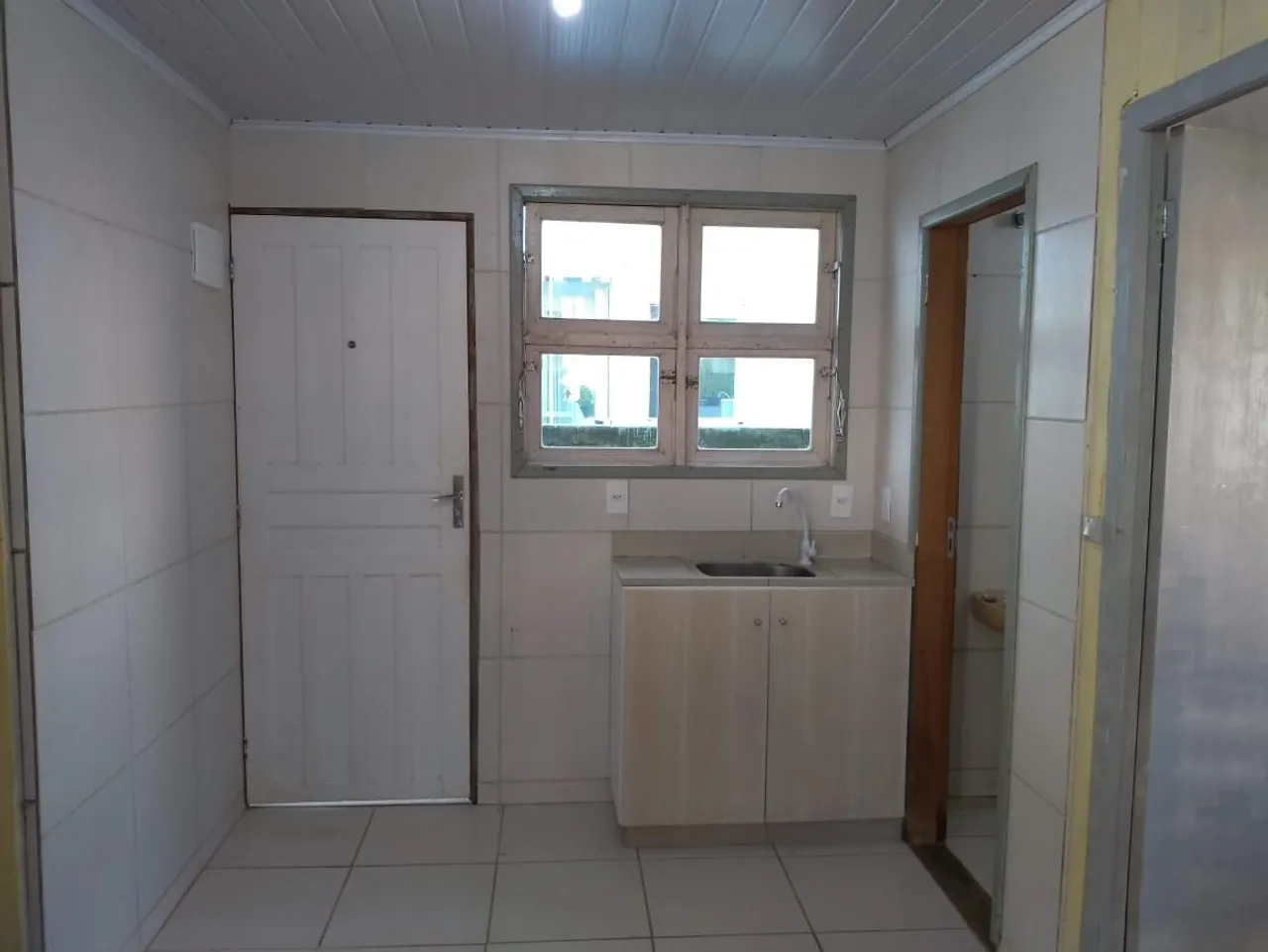 House, 90 m², with wood or laminate floors