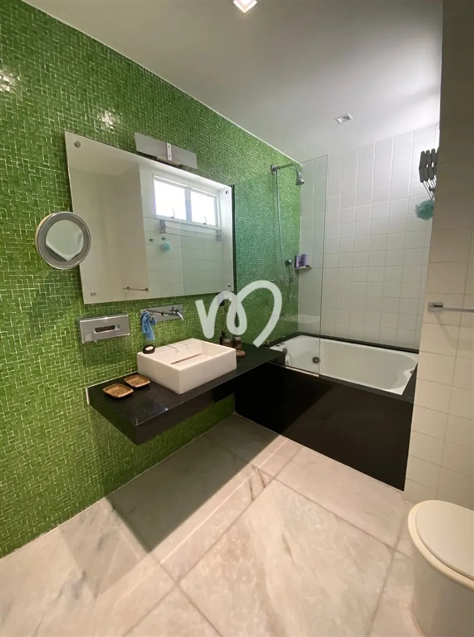 Furnished 314 m² apartment with 5 bedrooms — photo 8