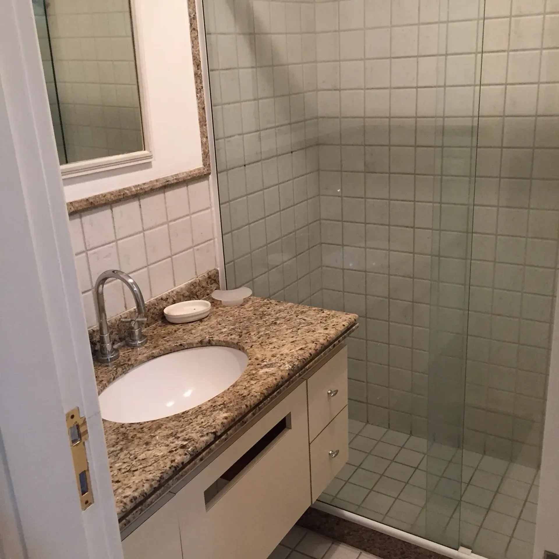 2-bedroom apartment with a washing machine — photo 5