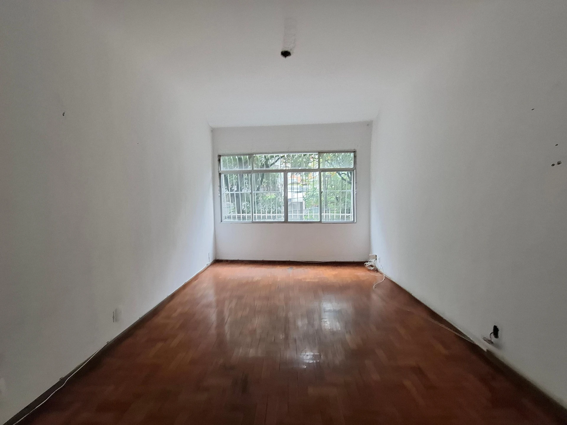 Unfurnished 3-bedroom apartment with 3 bathrooms — photo 9