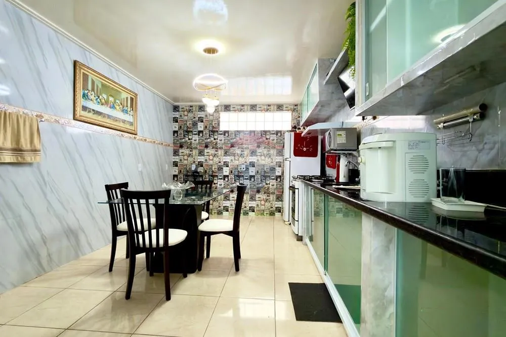 Casa mobiliada de 750 m² com 5 suítes e cozinha fechada — photo 2