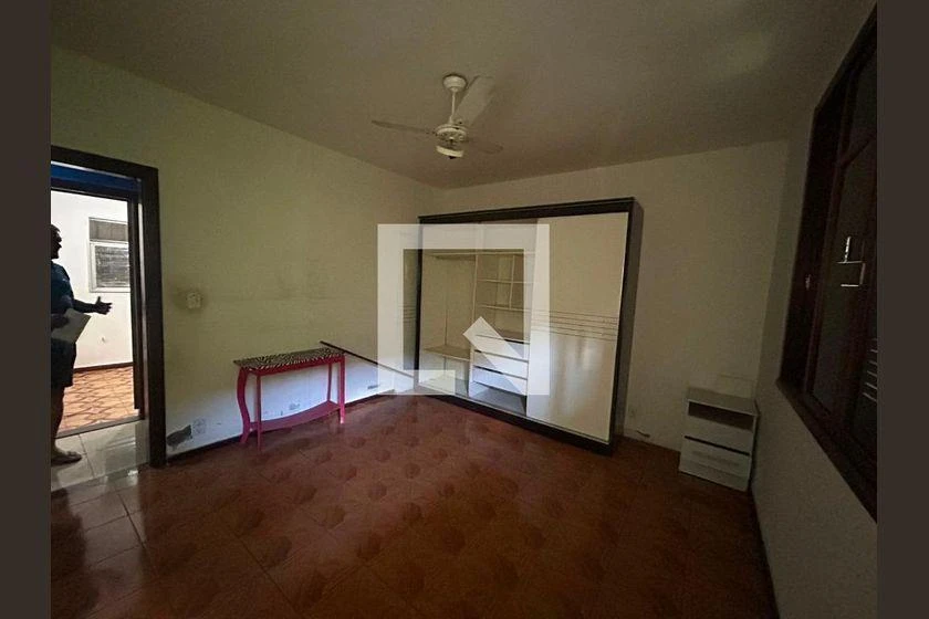 Casa com 3 quartos e 6 vagas de garagem — photo 3