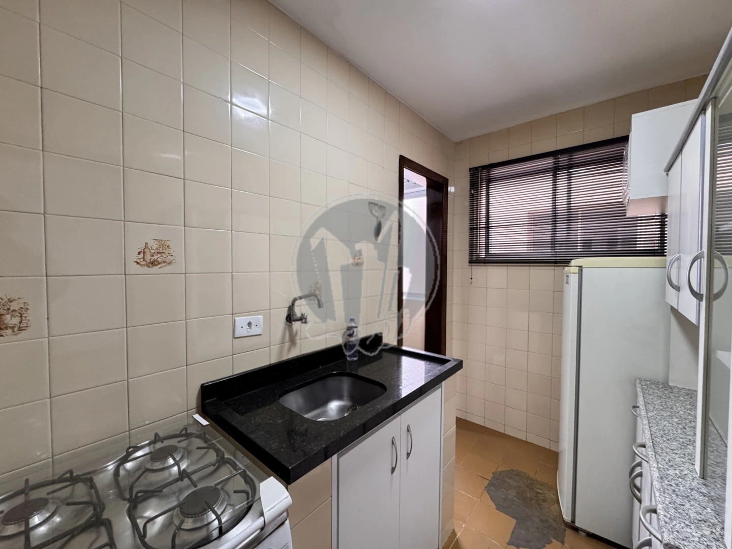 Деревянный пол или ламинат и 1 спальня: квартира 38 м² — photo 2