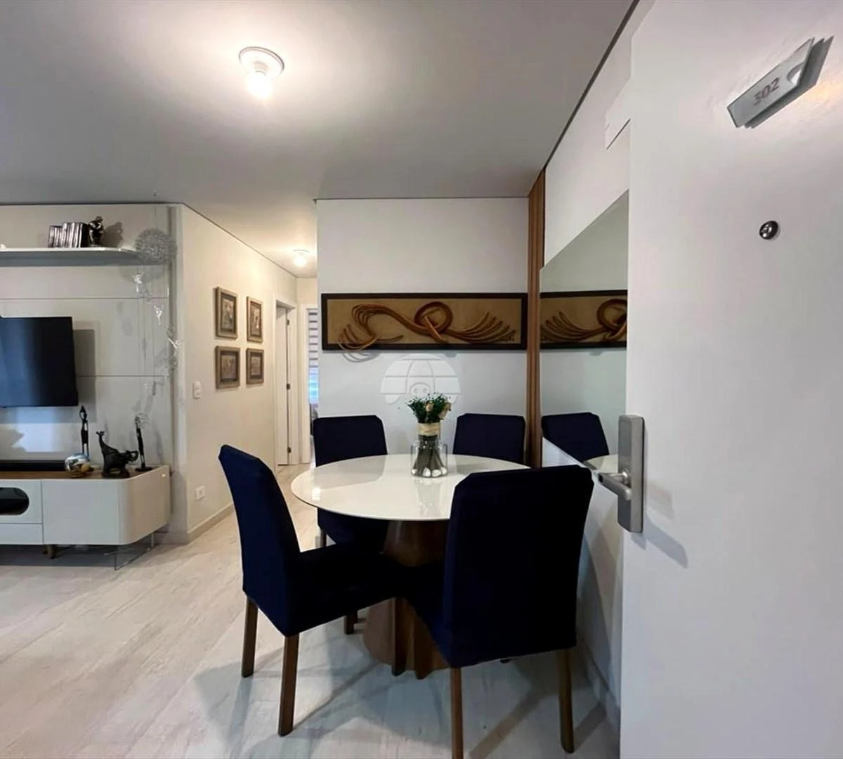 Departamento de 2 dormitorios con ventanales de piso a techo — photo 9