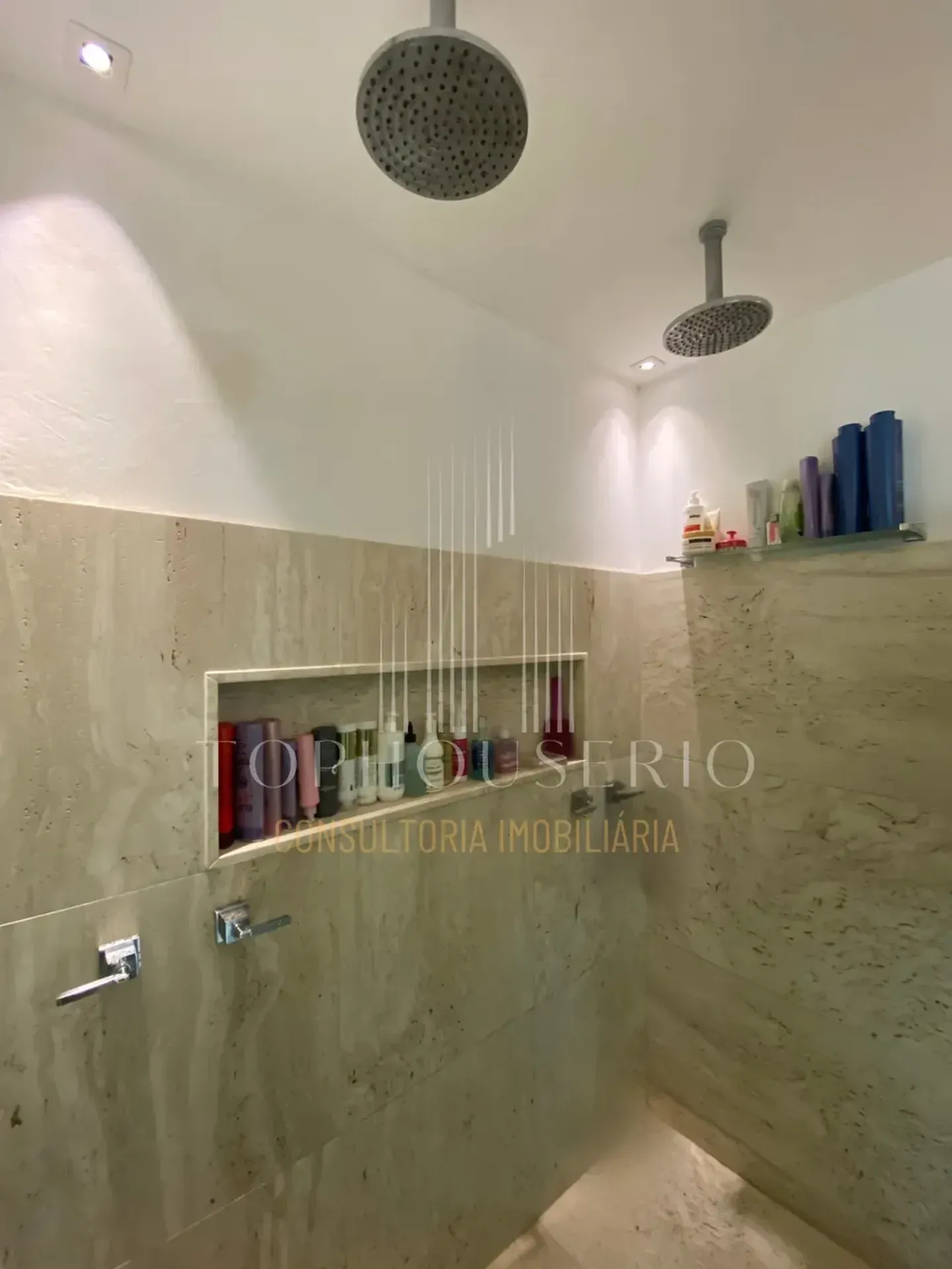 Furnished penthouse with 3 bedrooms and 4 bathrooms — photo 51