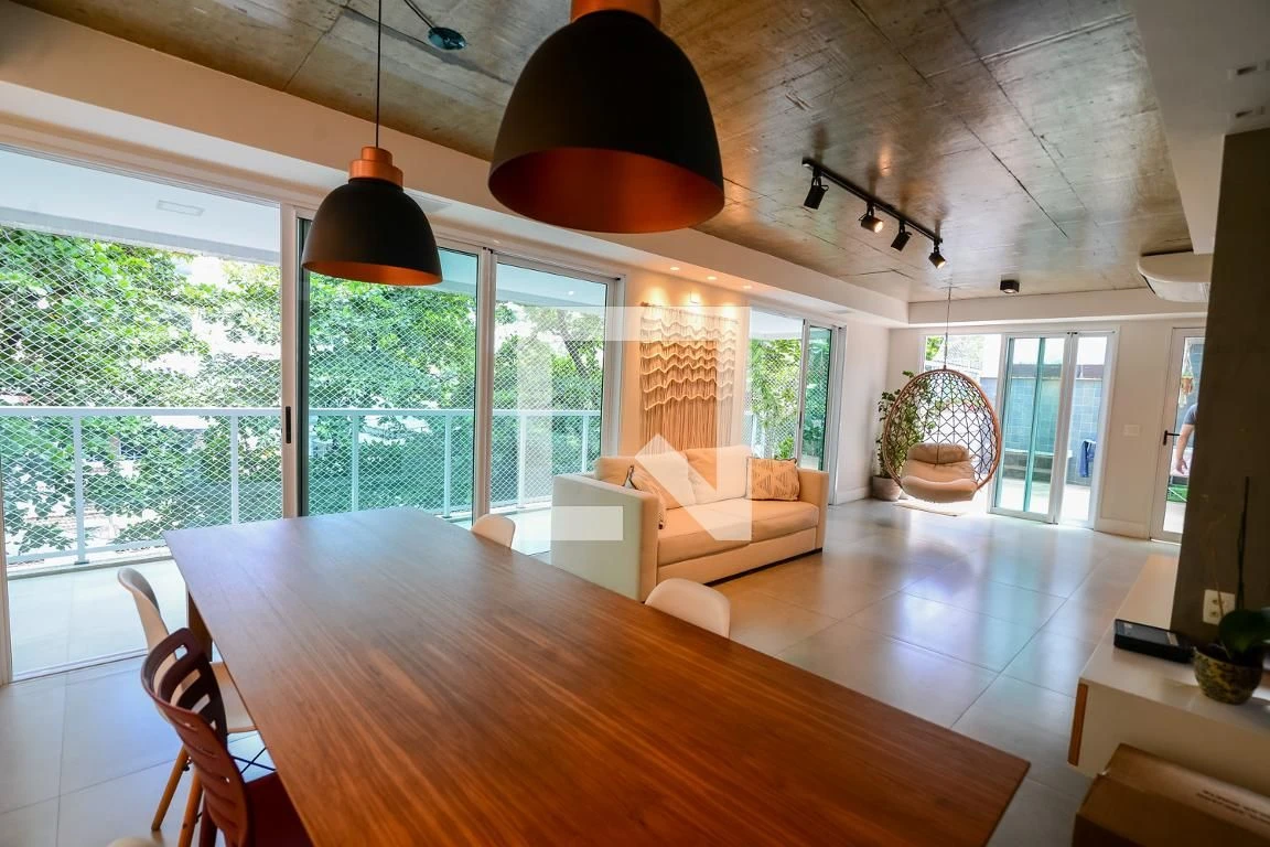 Furnished 4-bedroom apartment with 4 bathrooms — photo 50