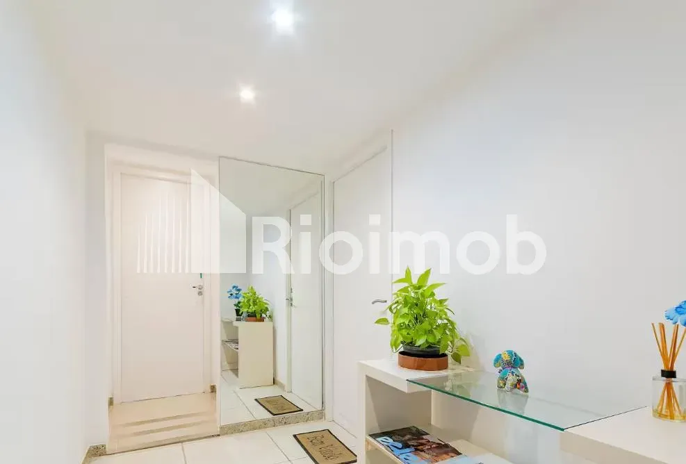 Furnished apartment with balcony and a gas stove kitchen — photo 3