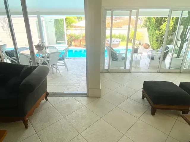 Casa com 4 dormitórios e 5 banheiros, com garagem — photo 50