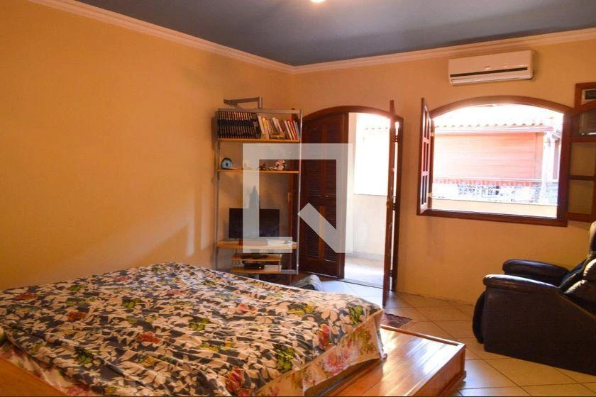 Furnished house with 4 bedrooms and 600 m² — photo 3