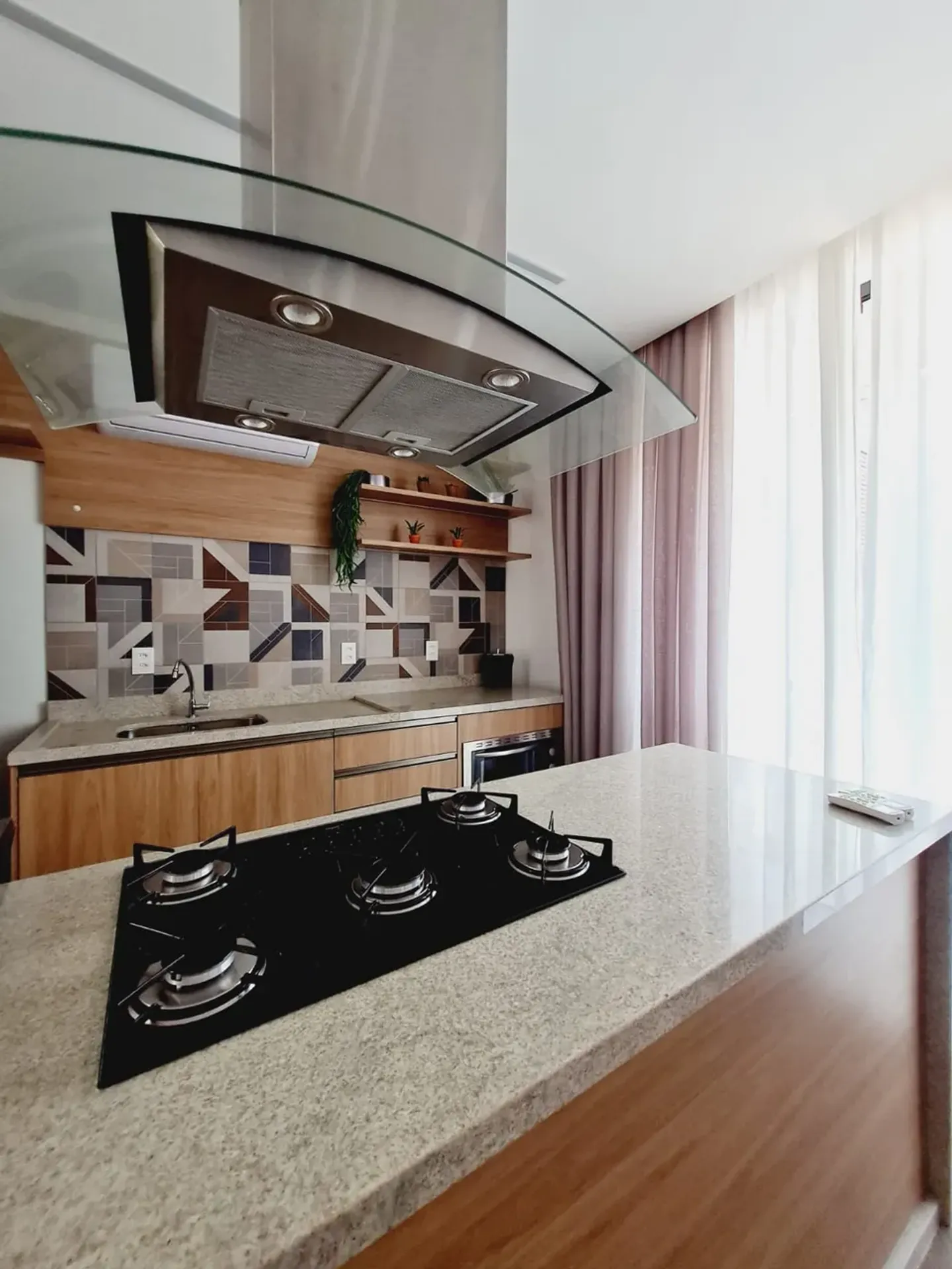 Studio with balcony grill and included parking spot — photo 38