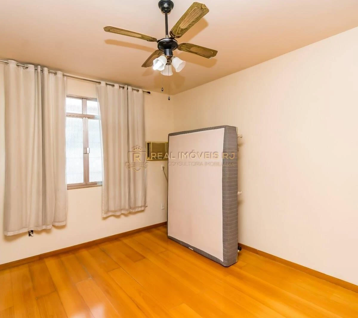Casa duplex de 230 m² com 3 quartos e 4 vagas — photo 2