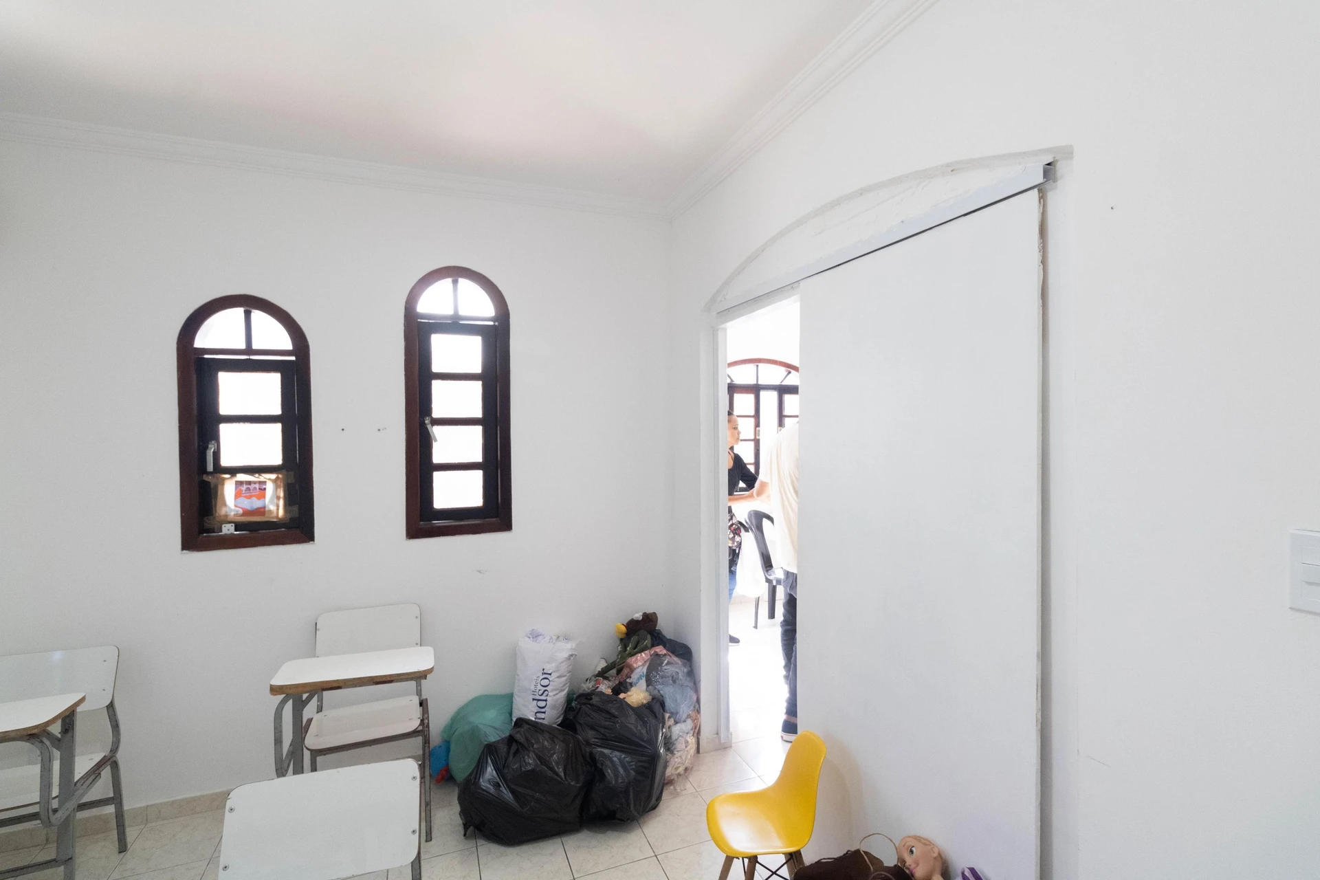 House with 3 bedrooms and a separate kitchen with gas stove — photo 46