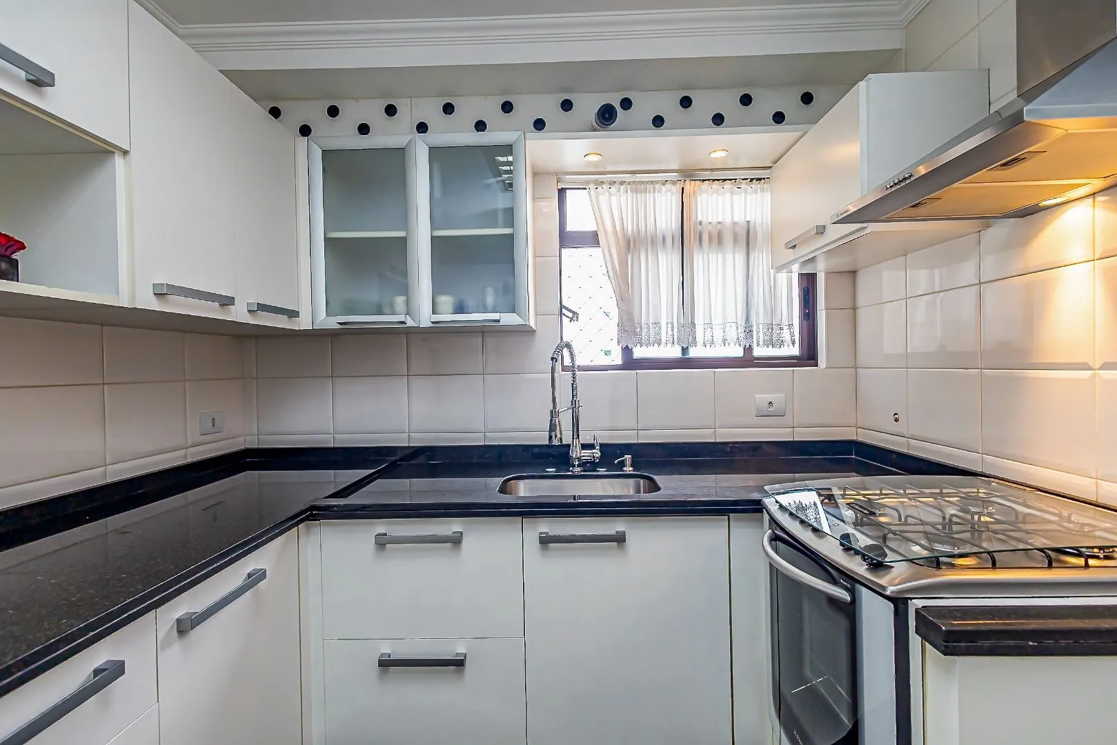 119 m² apartment with floor-to-ceiling windows and a bathtub — photo 106